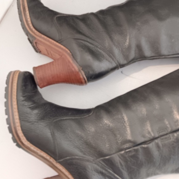 Frye Mildred Engineer 6.5 Black-Leather Buckled Pull-On High Heel Moto Boots - Picture 3 of 8